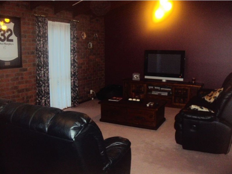 8 Dalbury Place, Narre Warren North VIC 3804