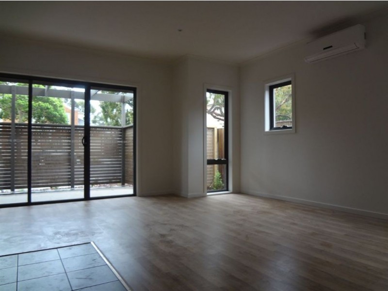 2/19 Close Avenue, Dandenong VIC 3175