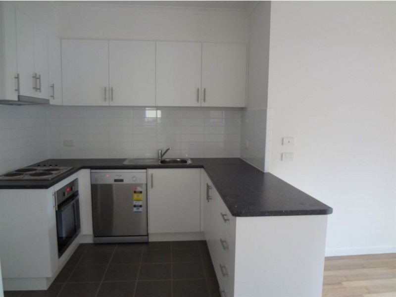 2/19 Close Avenue, Dandenong VIC 3175