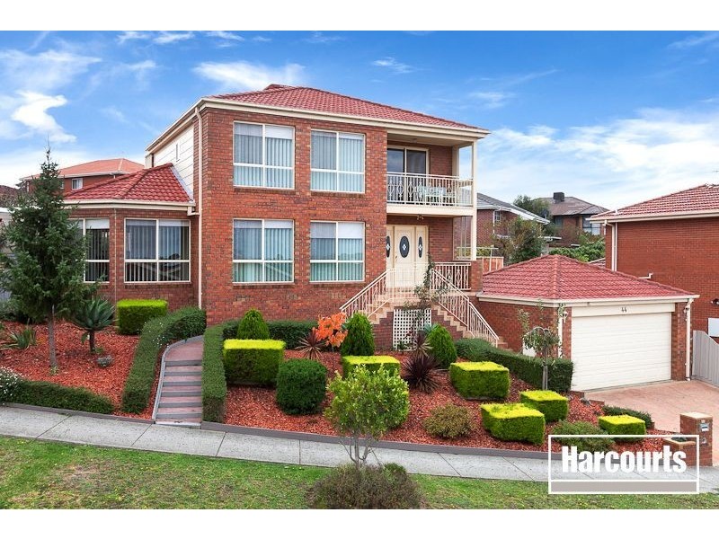 44 Edward Freeth Drive, Endeavour Hills VIC 3802