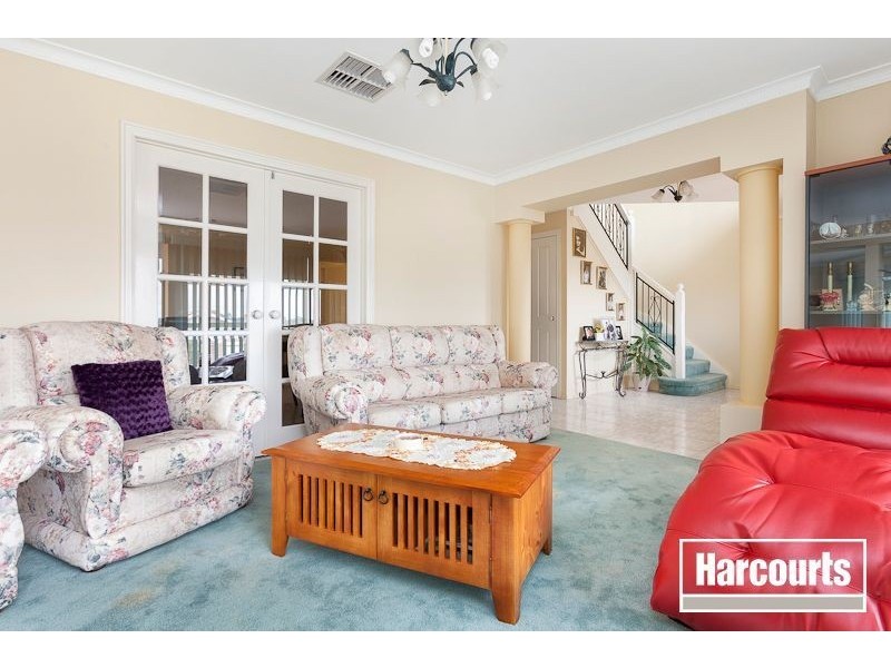 44 Edward Freeth Drive, Endeavour Hills VIC 3802