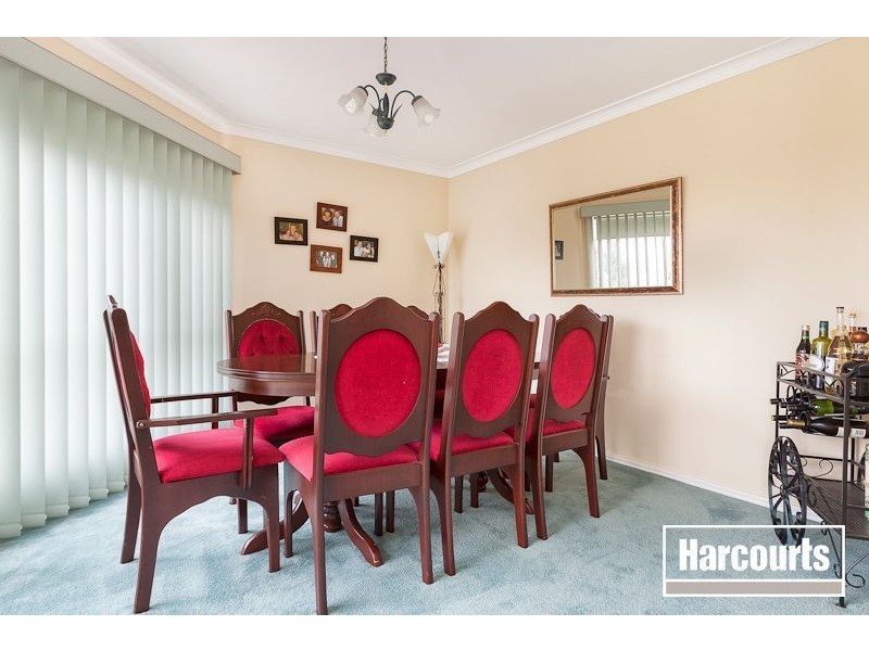 44 Edward Freeth Drive, Endeavour Hills VIC 3802