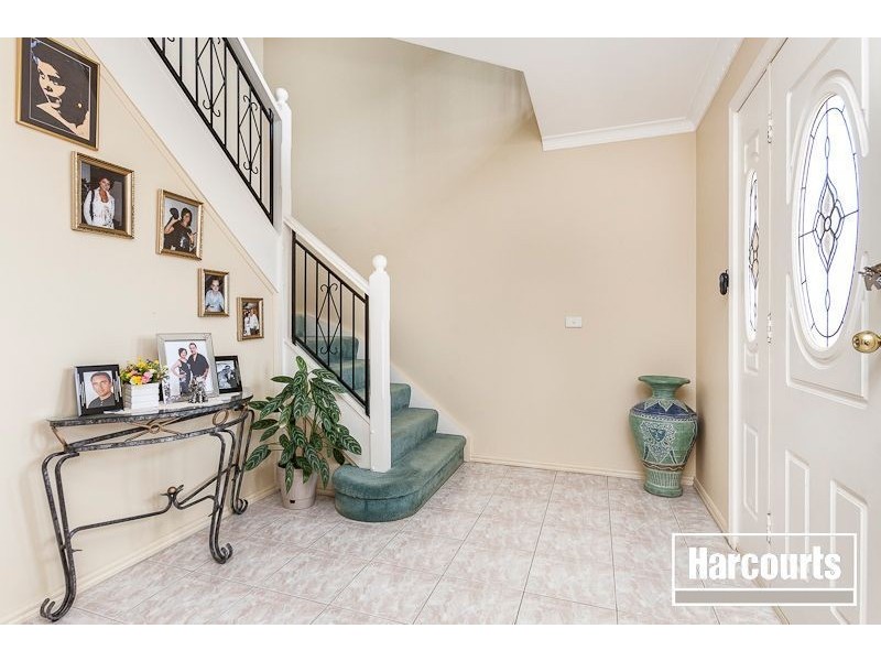 44 Edward Freeth Drive, Endeavour Hills VIC 3802