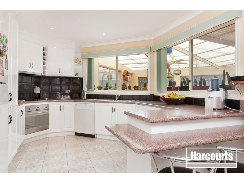 44 Edward Freeth Drive, Endeavour Hills VIC 3802