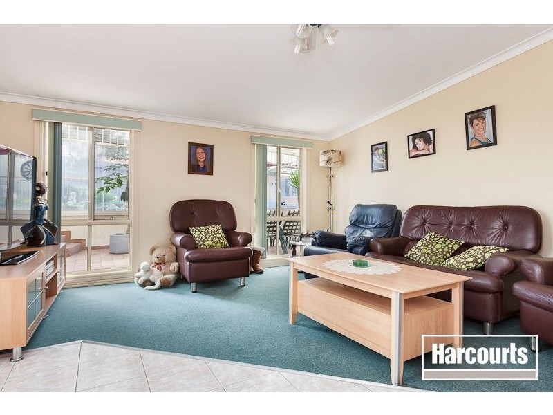 44 Edward Freeth Drive, Endeavour Hills VIC 3802