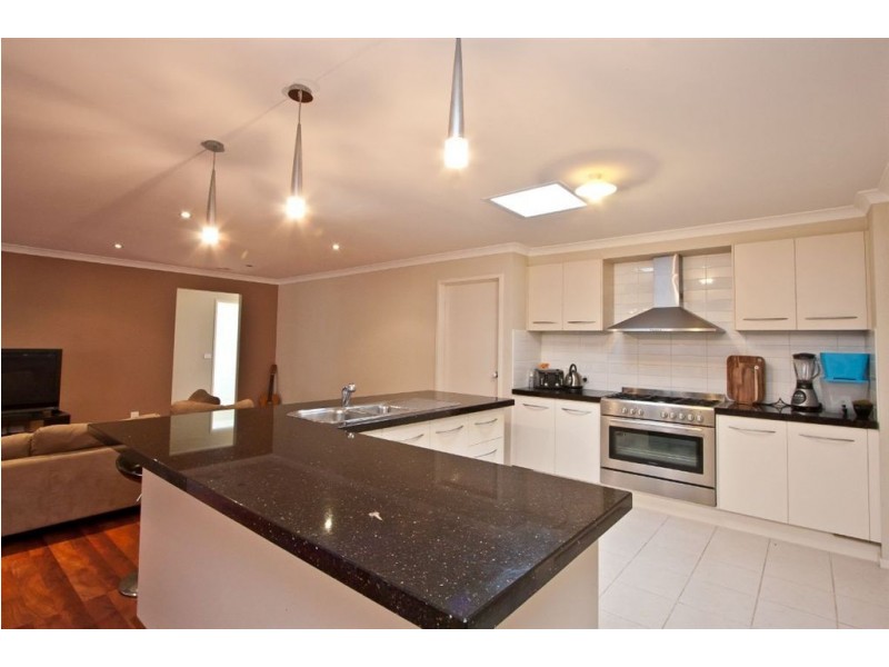 156 Paterson Drive, Lynbrook VIC 3975