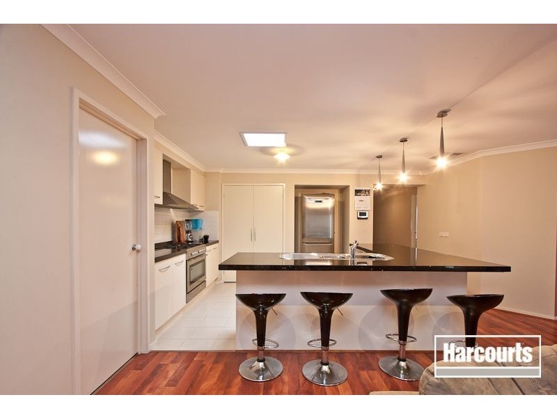 156 Paterson Drive, Lynbrook VIC 3975