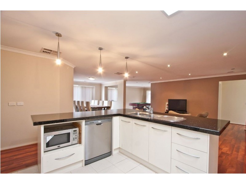 156 Paterson Drive, Lynbrook VIC 3975