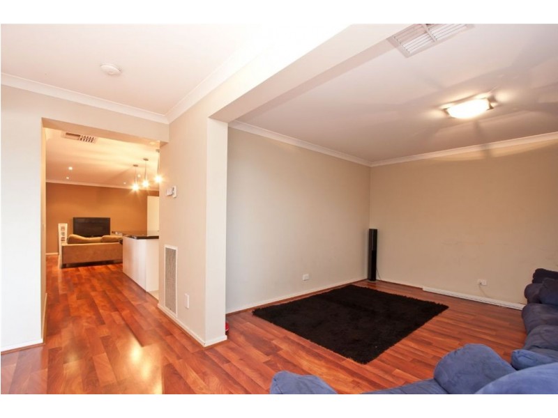 156 Paterson Drive, Lynbrook VIC 3975