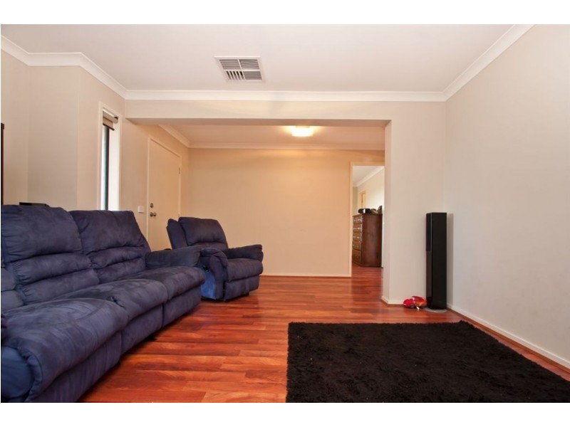 156 Paterson Drive, Lynbrook VIC 3975