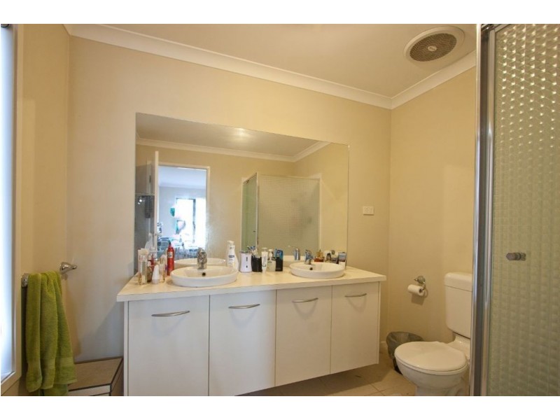 156 Paterson Drive, Lynbrook VIC 3975