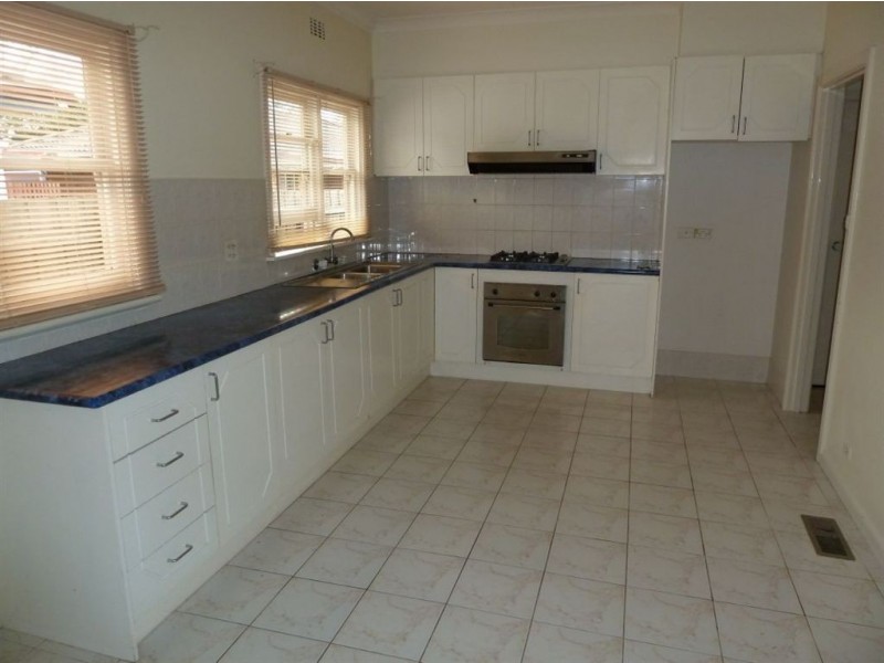 1/3 Phillip Street, Dandenong VIC 3175