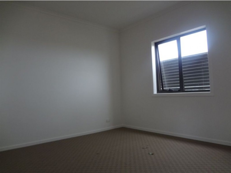 12/19 Close Avenue, Dandenong VIC 3175