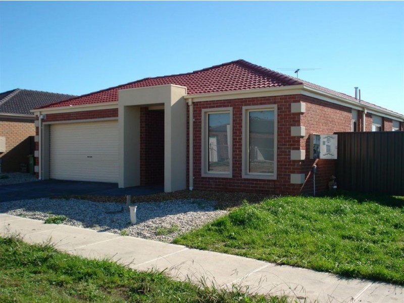 7 Macadamia Street, Pakenham VIC 3810