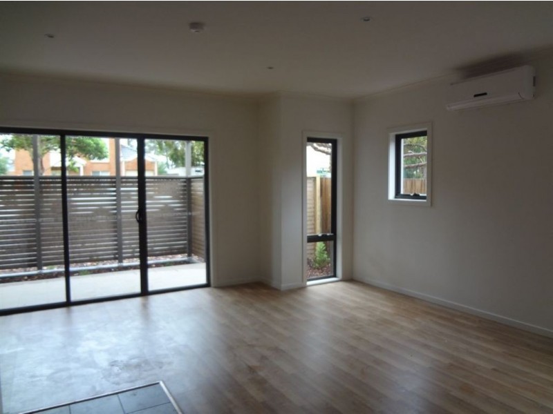 2/19 Close Avenue, Dandenong VIC 3175