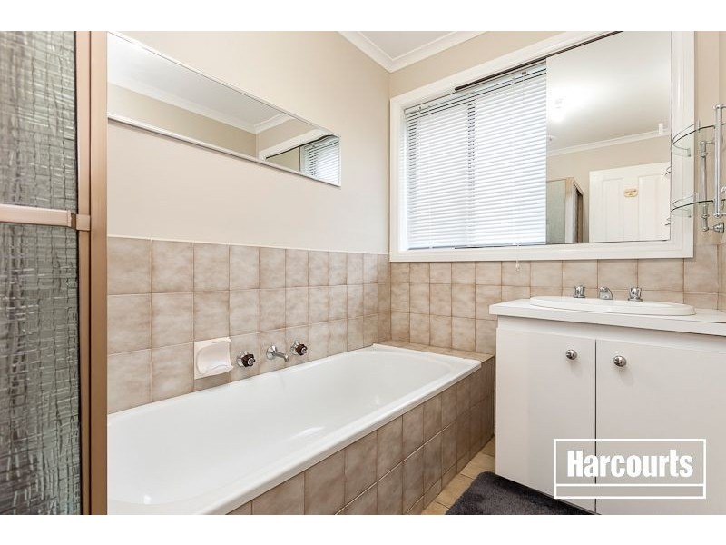 7 Rhonda Close, Endeavour Hills VIC 3802