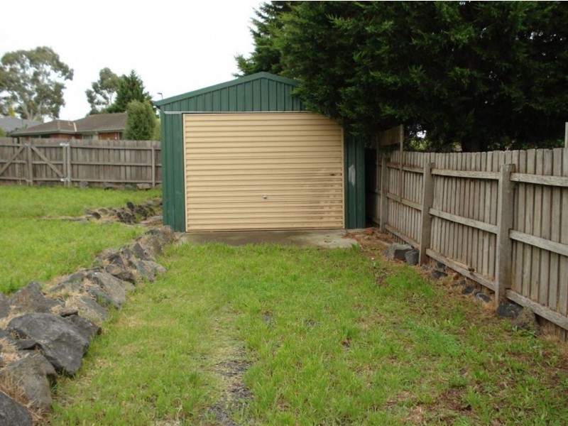 11 Cornell Place, Hampton Park VIC 3976