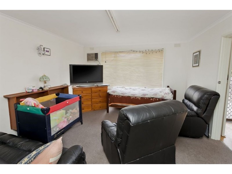 1/60 King George Parade, Dandenong VIC 3175