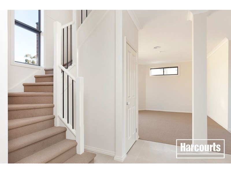 2/6 Adelaide Street, Dandenong VIC 3175