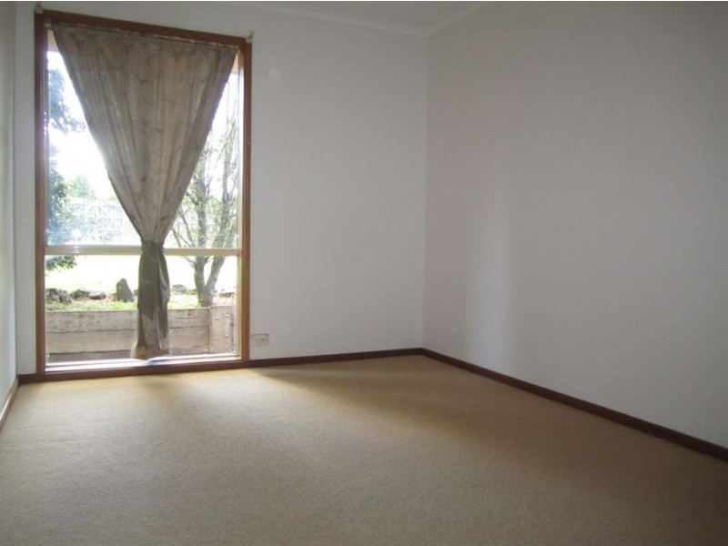 11 Cornell Place, Hampton Park VIC 3976