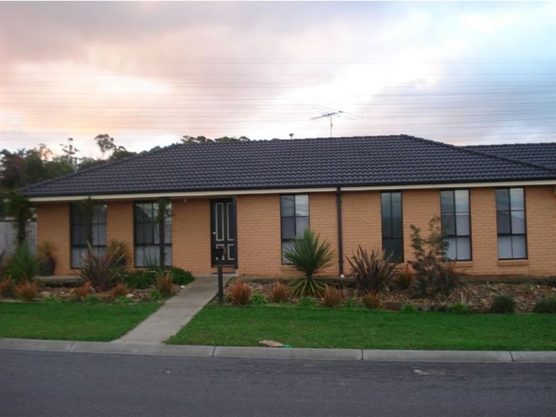 1 Sacha Drive, Pakenham VIC 3810