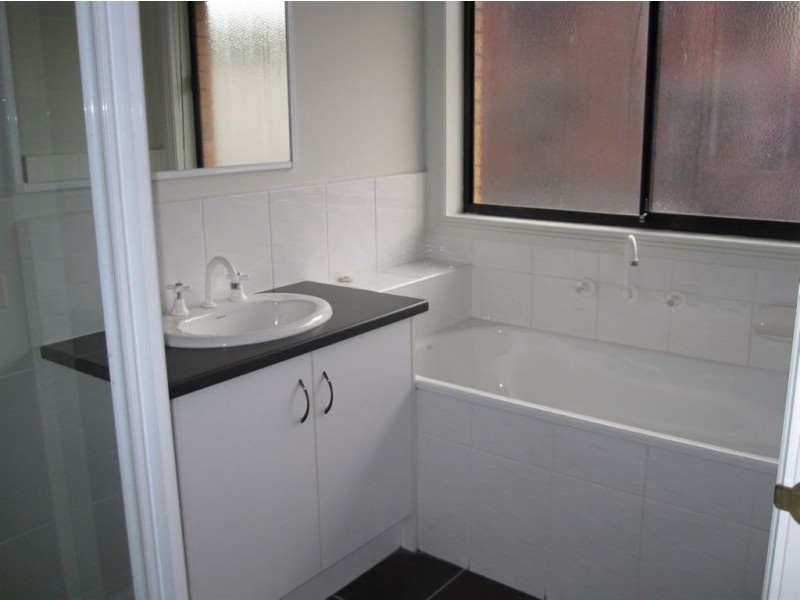 1 Sacha Drive, Pakenham VIC 3810