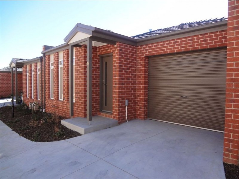 13/4 Young Road, Hallam VIC 3803