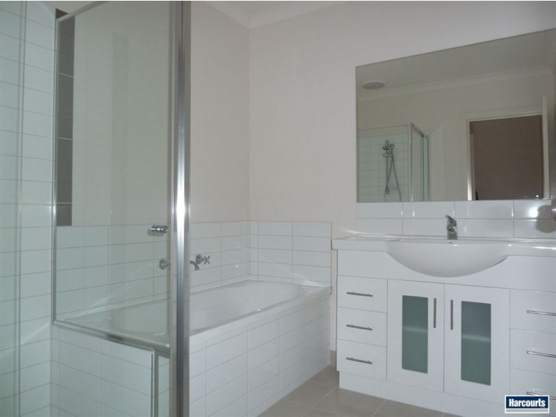 13/4 Young Road, Hallam VIC 3803