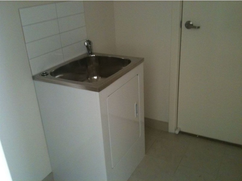 13/4 Young Road, Hallam VIC 3803