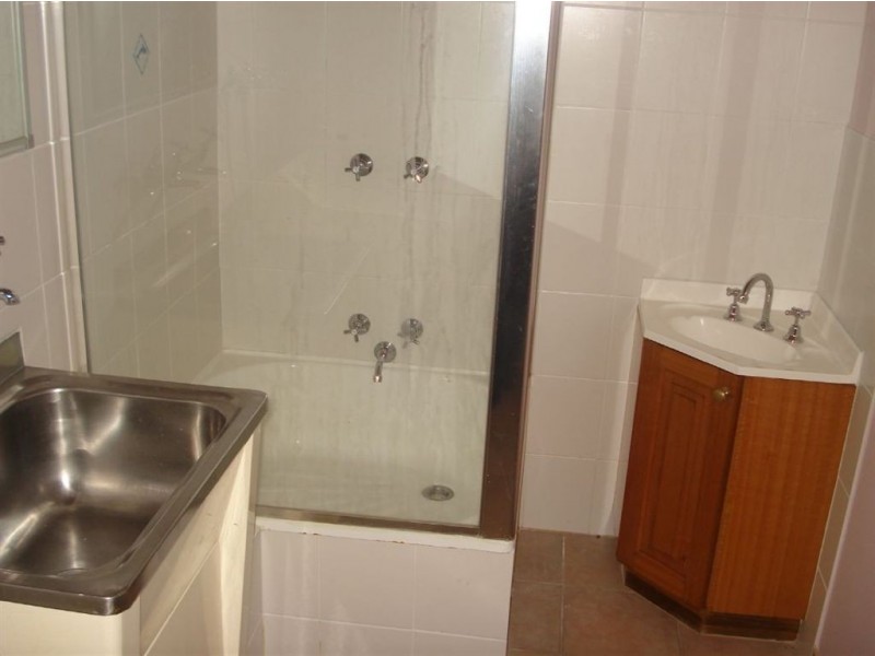 1/6 Hutton Street, Dandenong VIC 3175