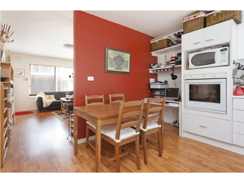 2/16 Stud Road, Dandenong VIC 3175