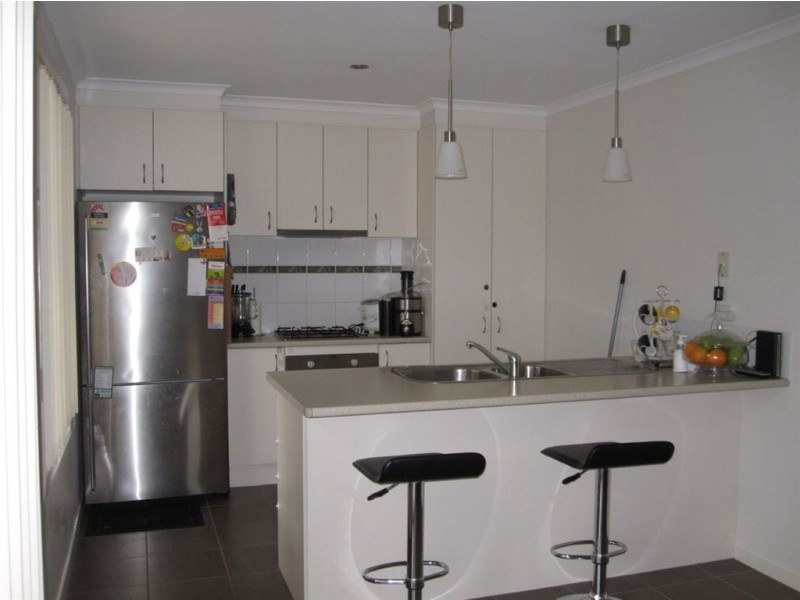 49 Calais Circuit, Cranbourne VIC 3977