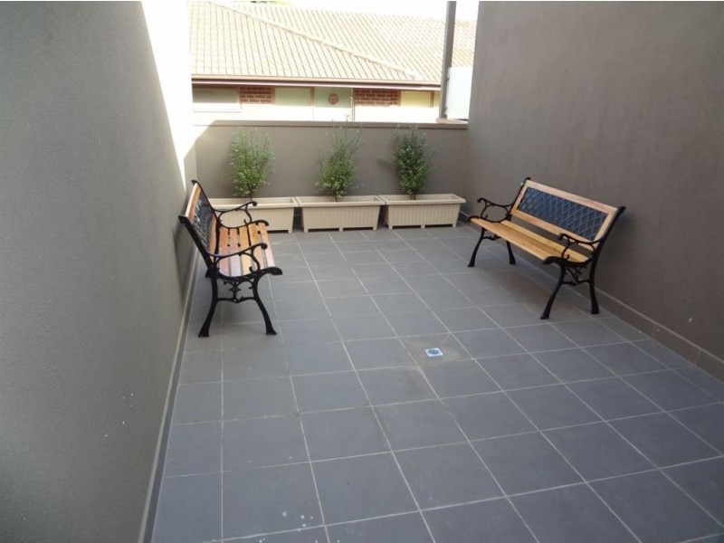 11/19 Close Avenue, Dandenong VIC 3175
