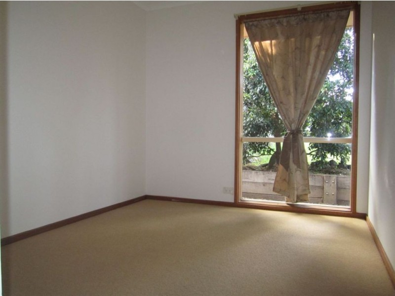 11 Cornell Place, Hampton Park VIC 3976