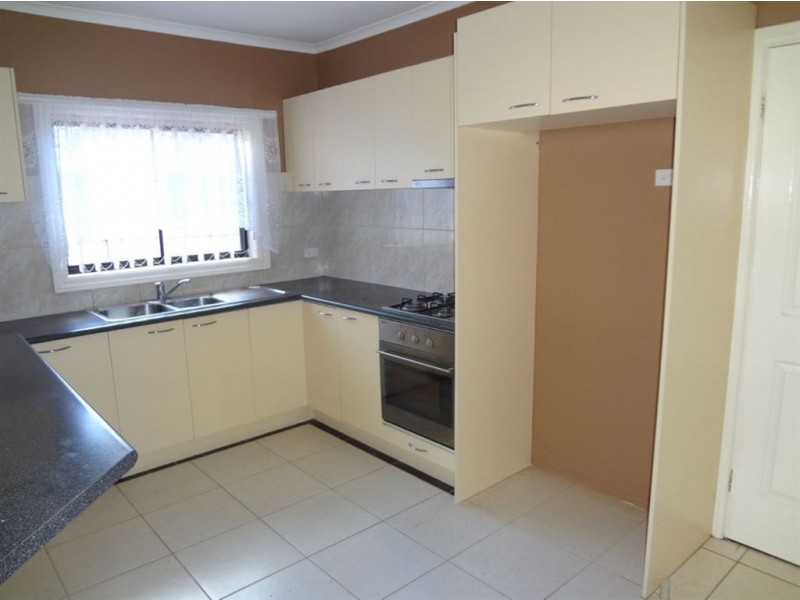 1/1 Hillside Avenue, Dandenong VIC 3175