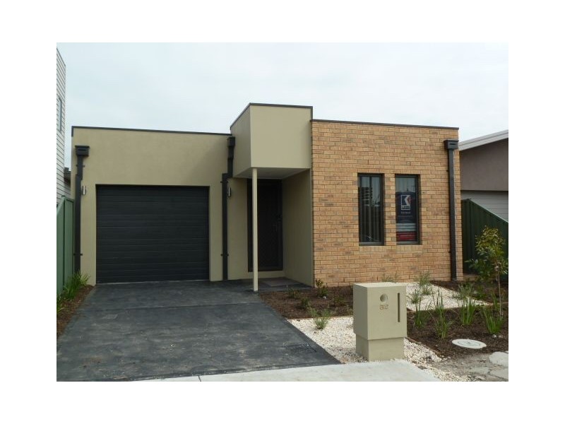 32 Steven Street, Dandenong VIC 3175