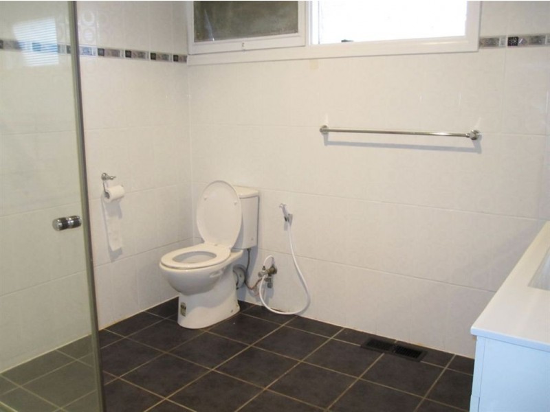 1/7 Koonalda Grove, Dandenong North VIC 3175