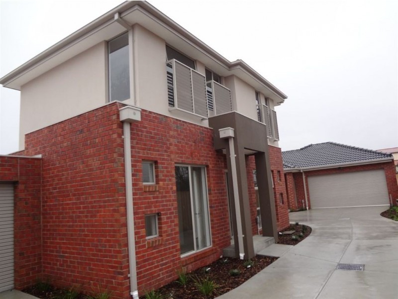 2/5 Holmes Street, Dandenong VIC 3175