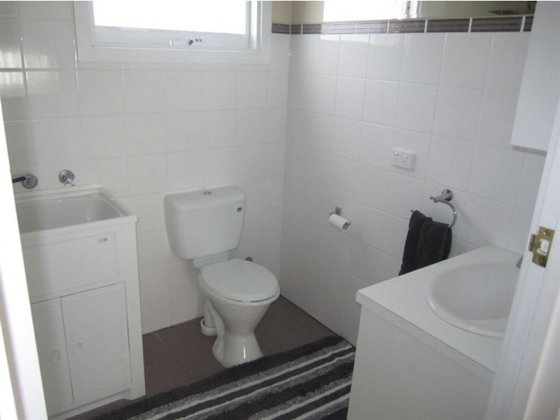 2/2 Bedwell Avenue, Dandenong VIC 3175