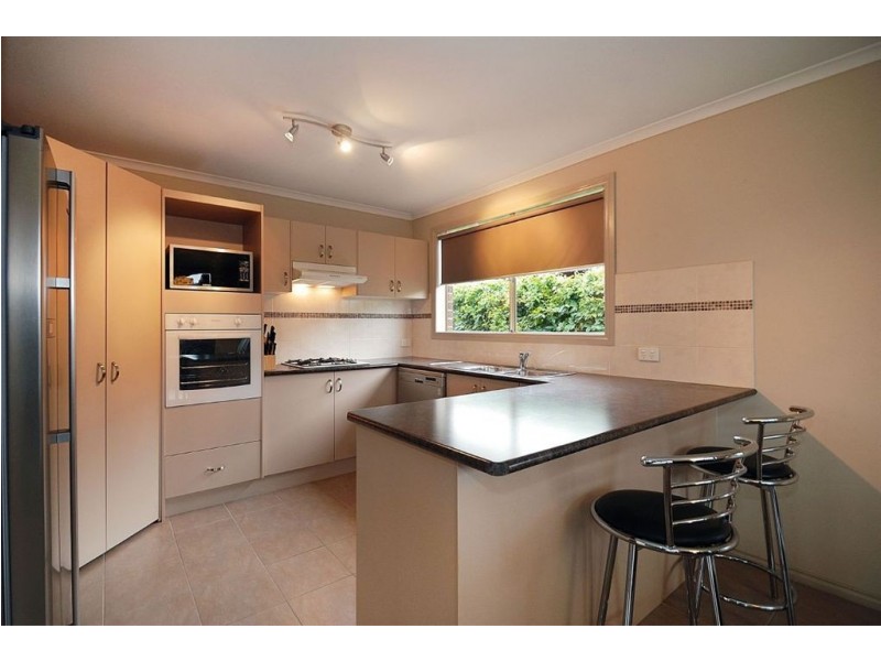 27 Ebony Street, Cranbourne VIC 3977
