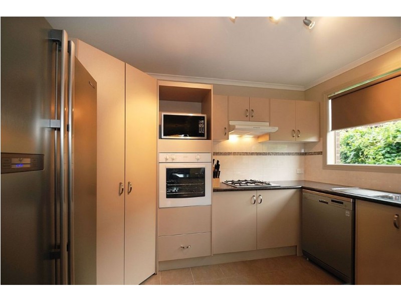 27 Ebony Street, Cranbourne VIC 3977