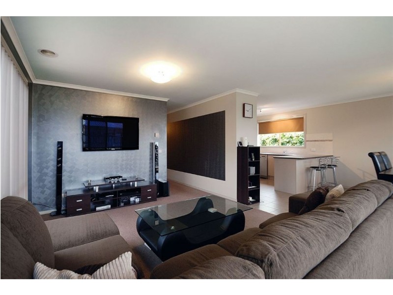 27 Ebony Street, Cranbourne VIC 3977