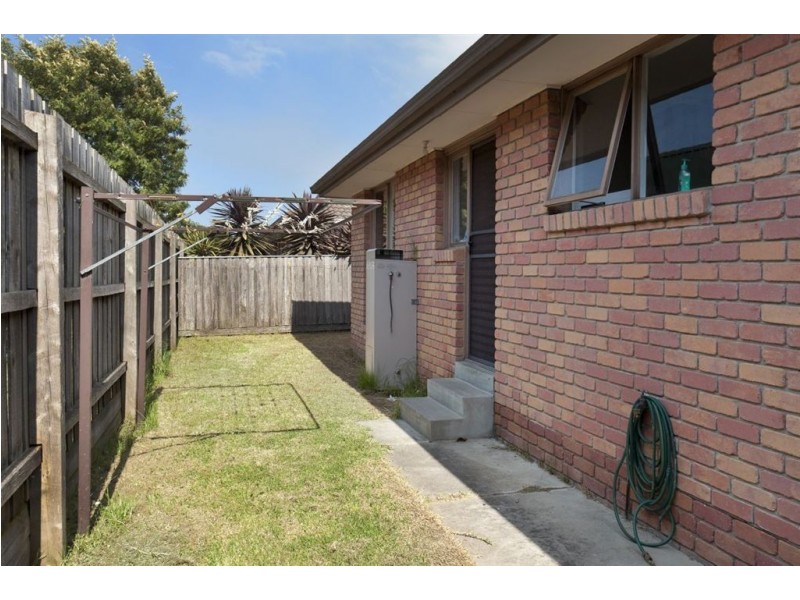 2/31 Canbera Avenue, Dandenong VIC 3175