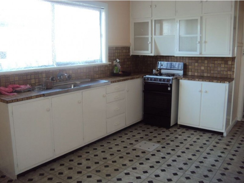 1/2 Bedwell Avenue, Dandenong VIC 3175