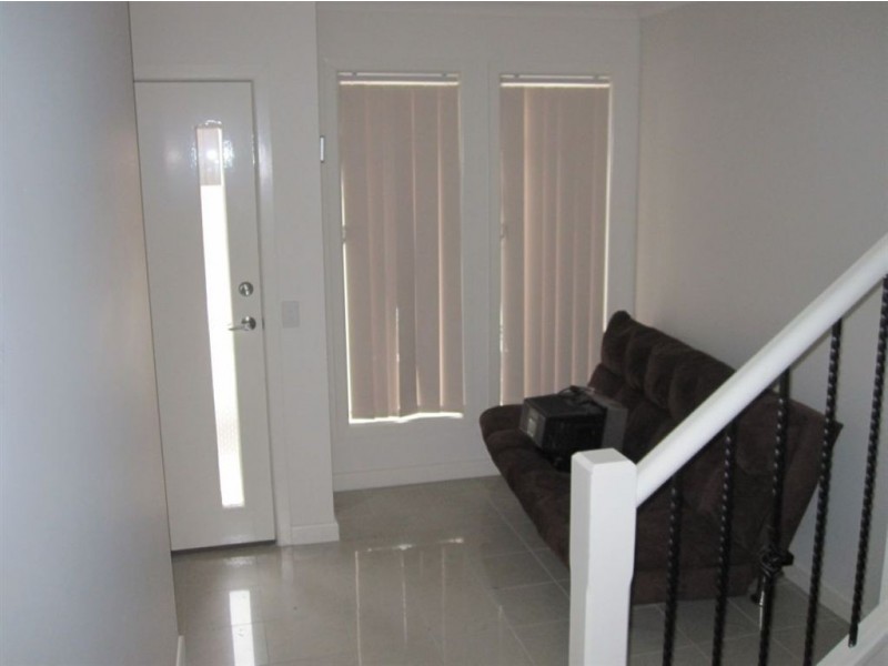 14/4 Young Road, Hallam VIC 3803