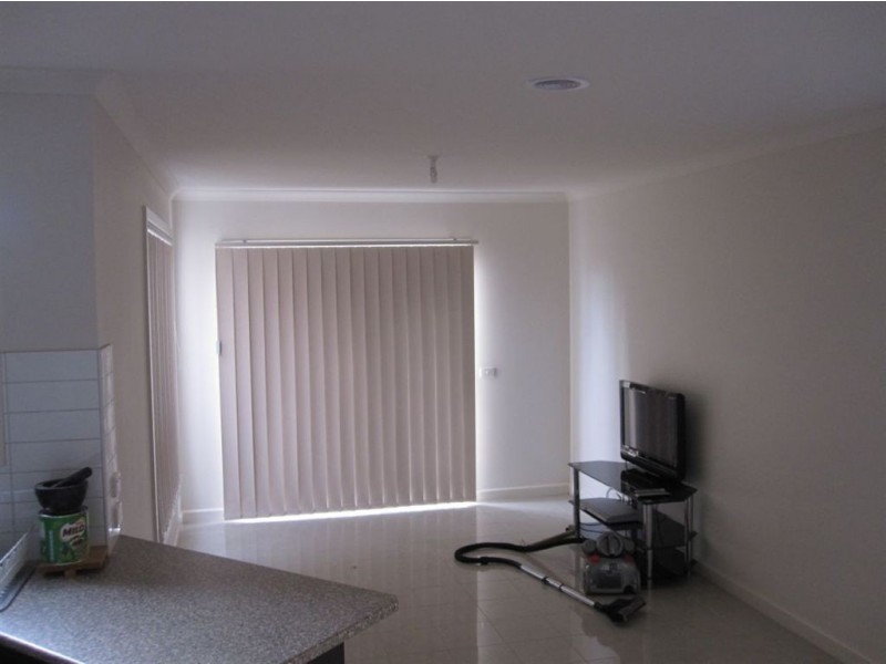 14/4 Young Road, Hallam VIC 3803