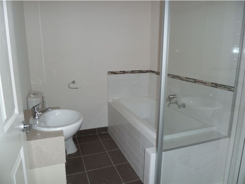 2/40 Liquidamber, Doveton VIC 3177