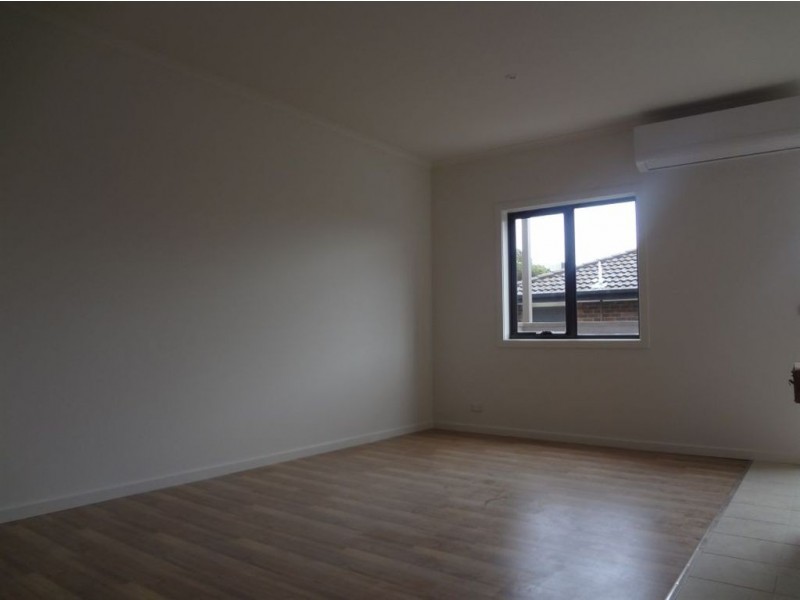 10/19 Close Avenue, Dandenong VIC 3175