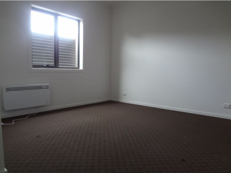 10/19 Close Avenue, Dandenong VIC 3175