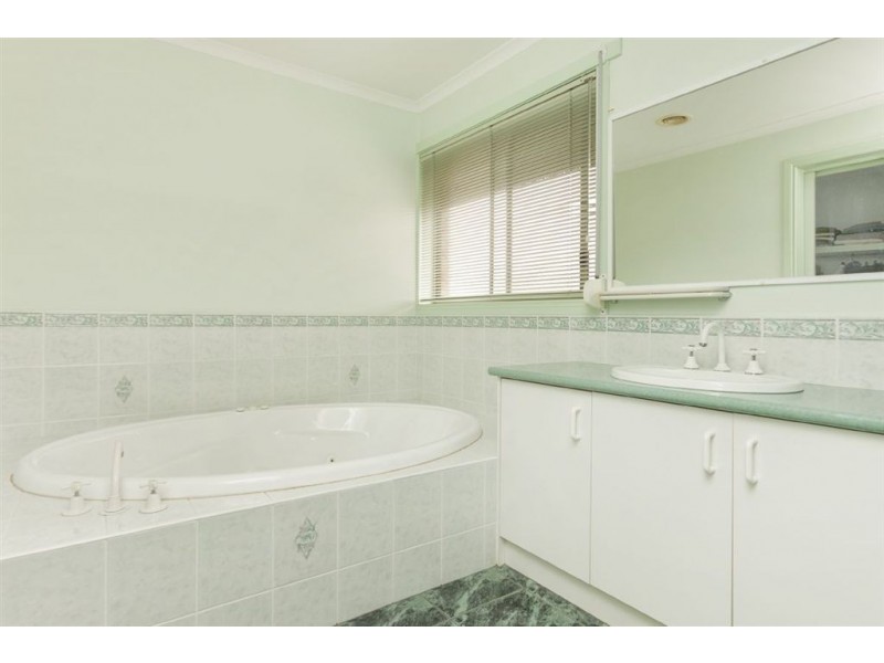 6 Lyall Court, Dandenong North VIC 3175